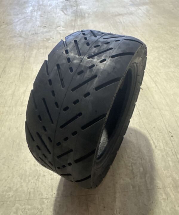 H4 Tire