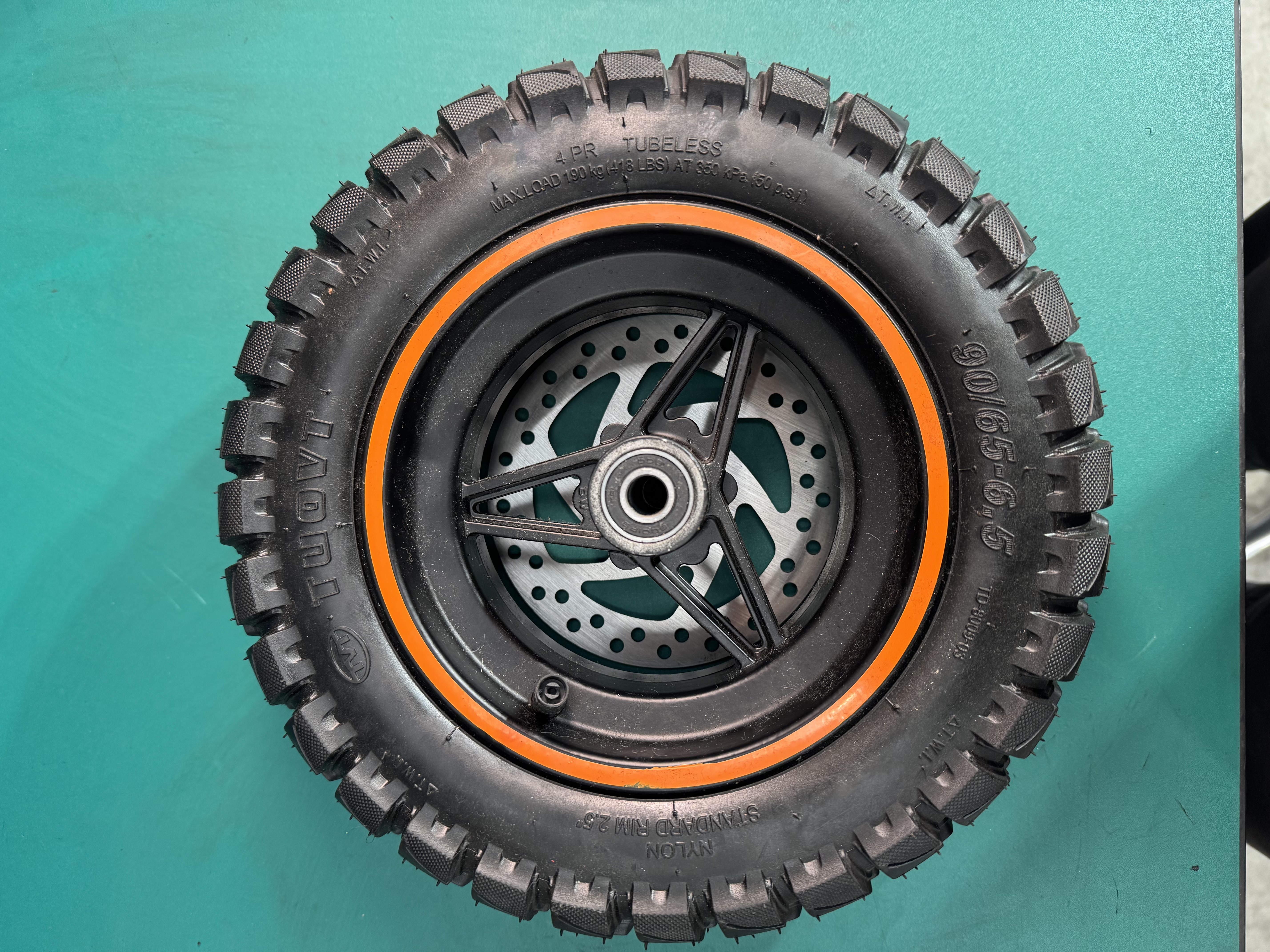 H3 Front wheel with Tire